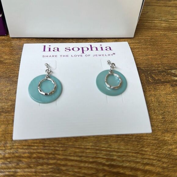 Lia Sophia Out to Sea Blue Mother of Pearl Silver Necklace and Matching Earrings - Picture 3 of 6